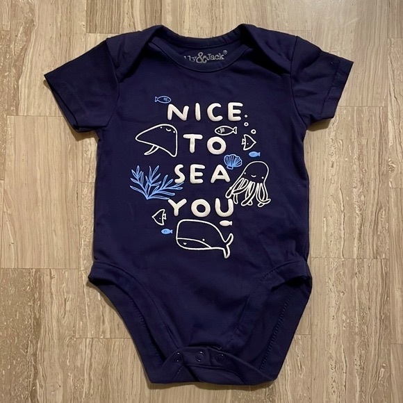 Cat and Jack short sleeve bodysuit and shorts set - Picture 2 of 7